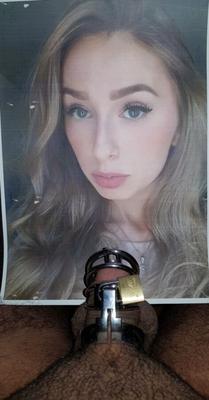 Chastity melkt blonden Tribut