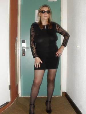 Esclave MILF amateur formée