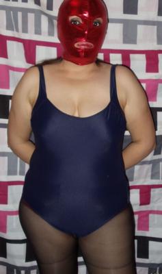 BBW mit roter Maske