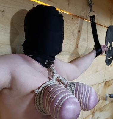 viande emballée pour bondage mammaire