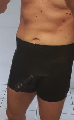 Shorts de látex de borracha pretos com Kondom e Steifen pretos