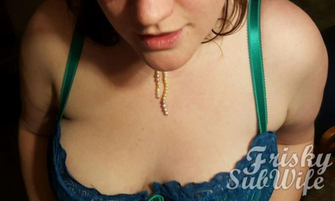 Frisky Sub Wife - Alentar a la esposa BBW