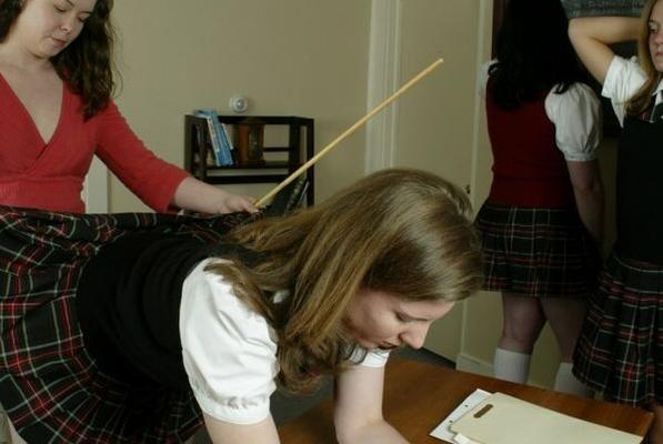 École de finition du cachemire pour filles