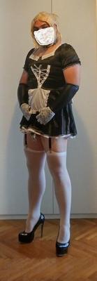 Evieslut, blonde sissy maid.