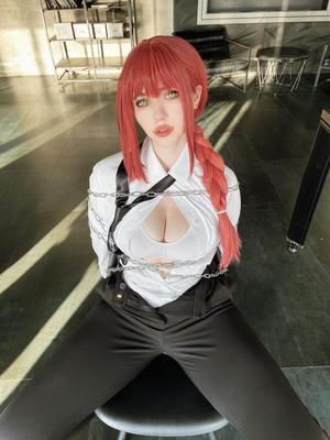 Cosplay - Makima bdsm