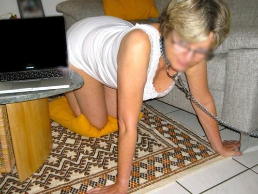 MILF mature amateur suisse dans la servitude