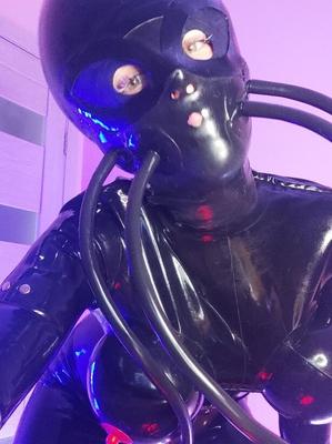 Heavy Rubber Fetisch 18