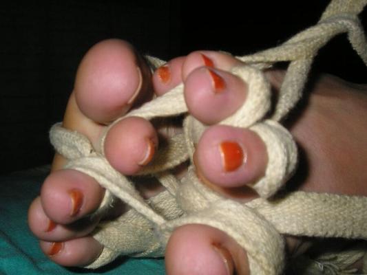 My ex toes tied