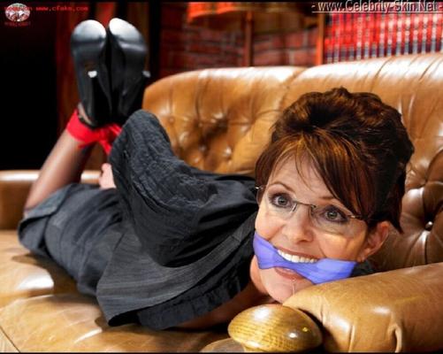 Sarah Palin amarrada e amordaçada